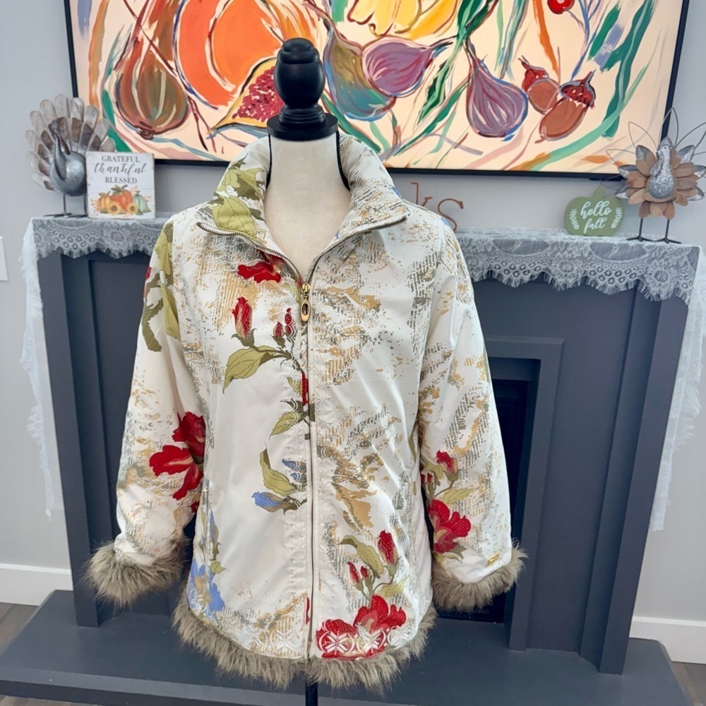 Womens Obermeyer “Winter Elegance” Floral Ski Jacket with fur trim size 2